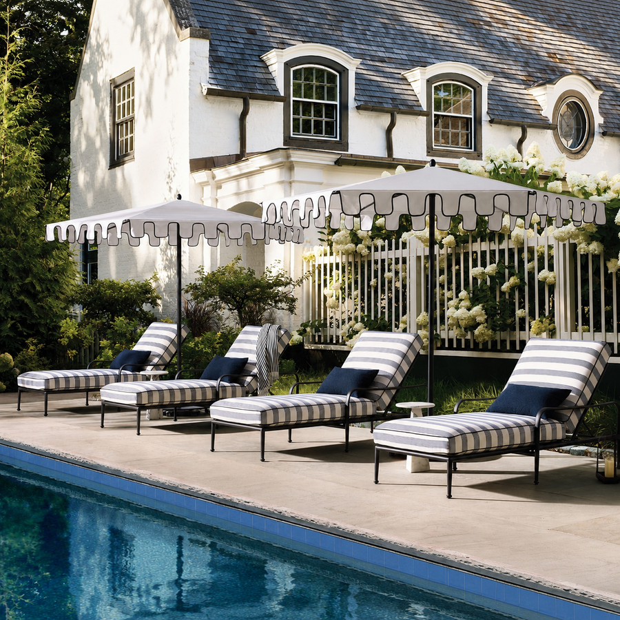 Pool Lounger/Sun Loungers