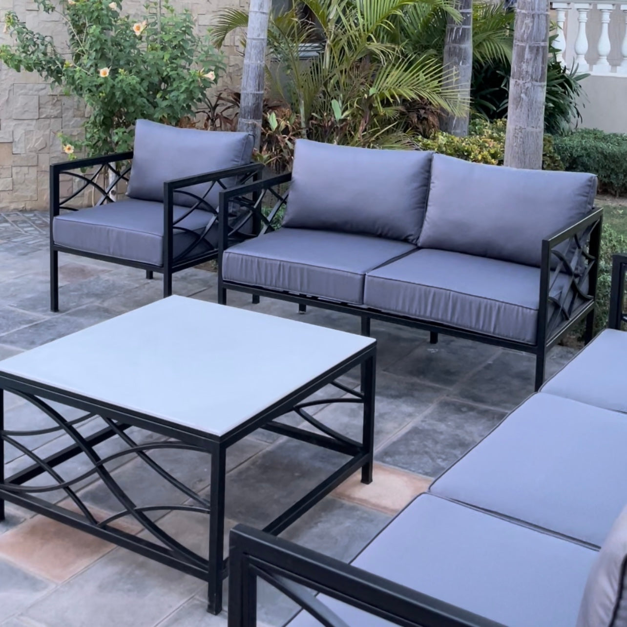 Elegante Contemporary Set - 6 Seater image 2