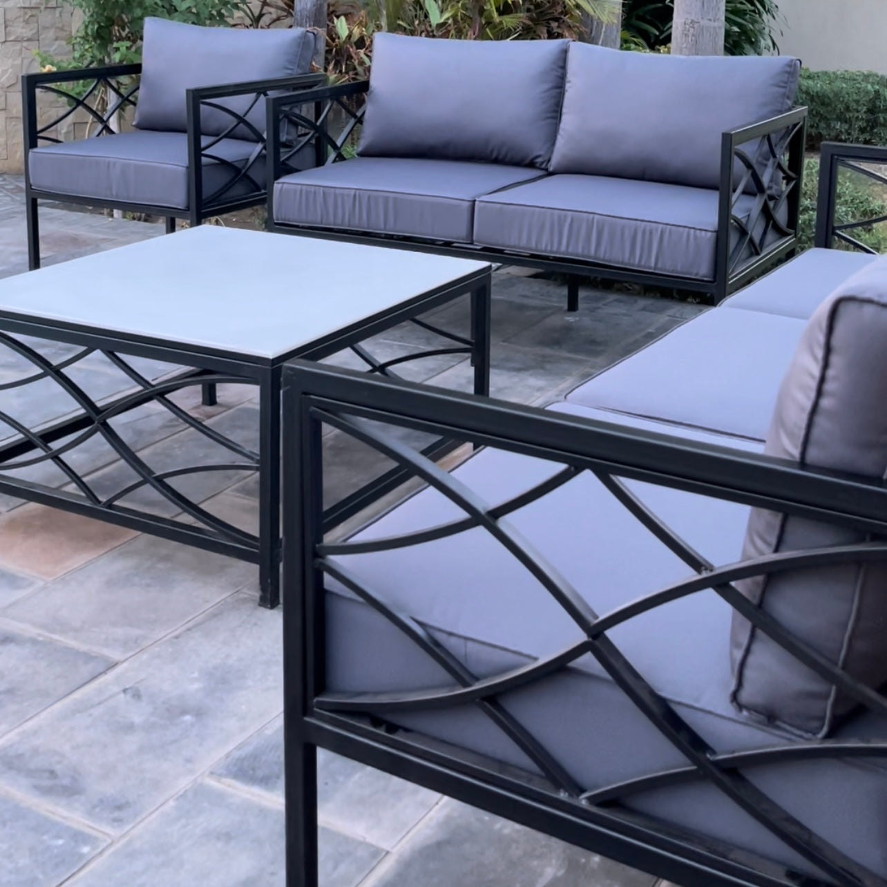 Elegante Contemporary Set - 6 Seater image 6
