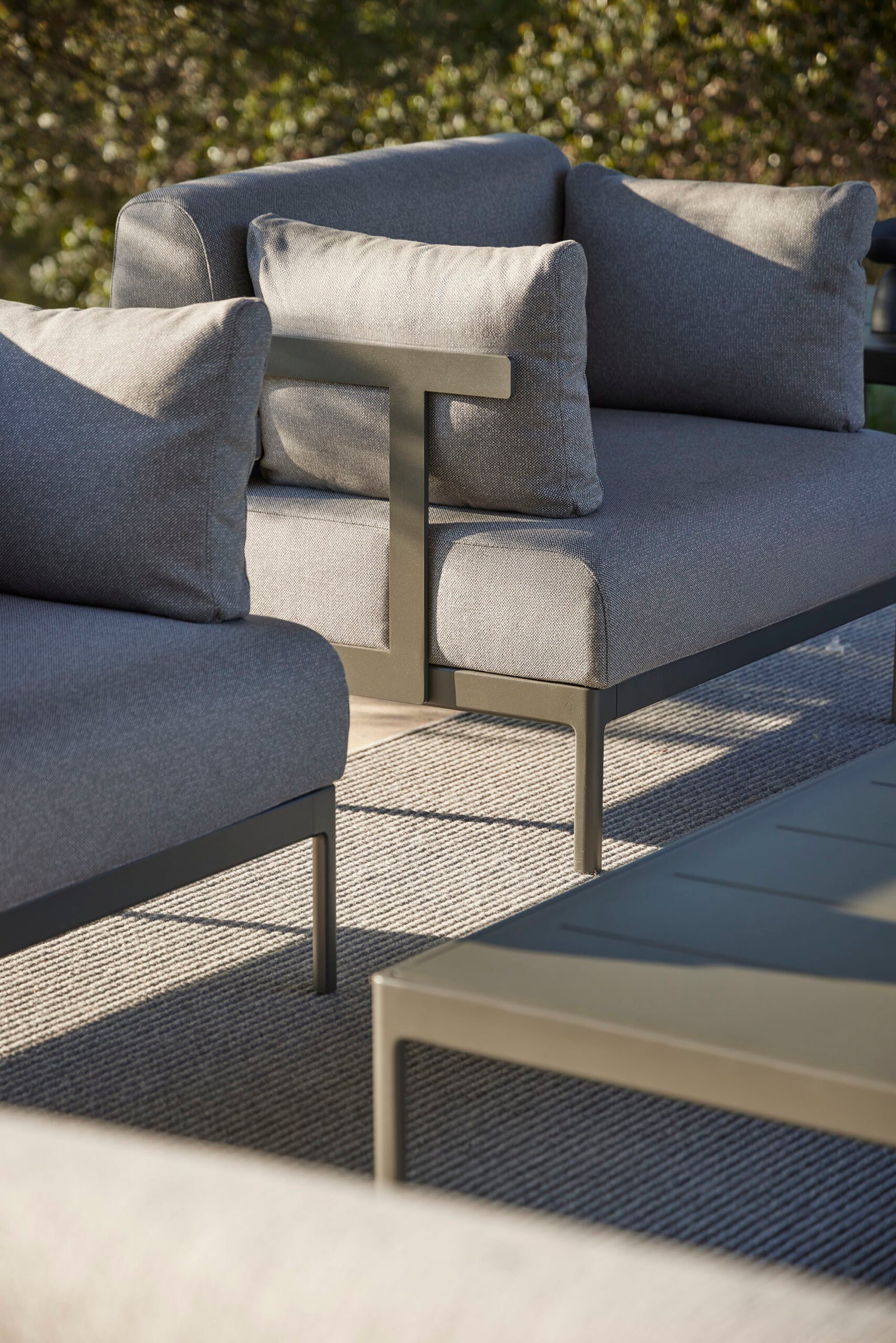 HORIZON LOUNGE CHAIR ESSENCE image 3